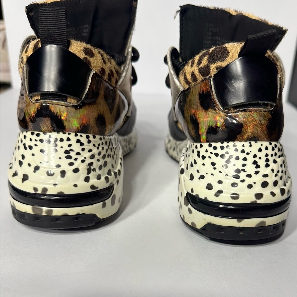 Leopard Print Sneakers with Black Laces steve madden size 7.5 pre owned - Picture 5 of 7